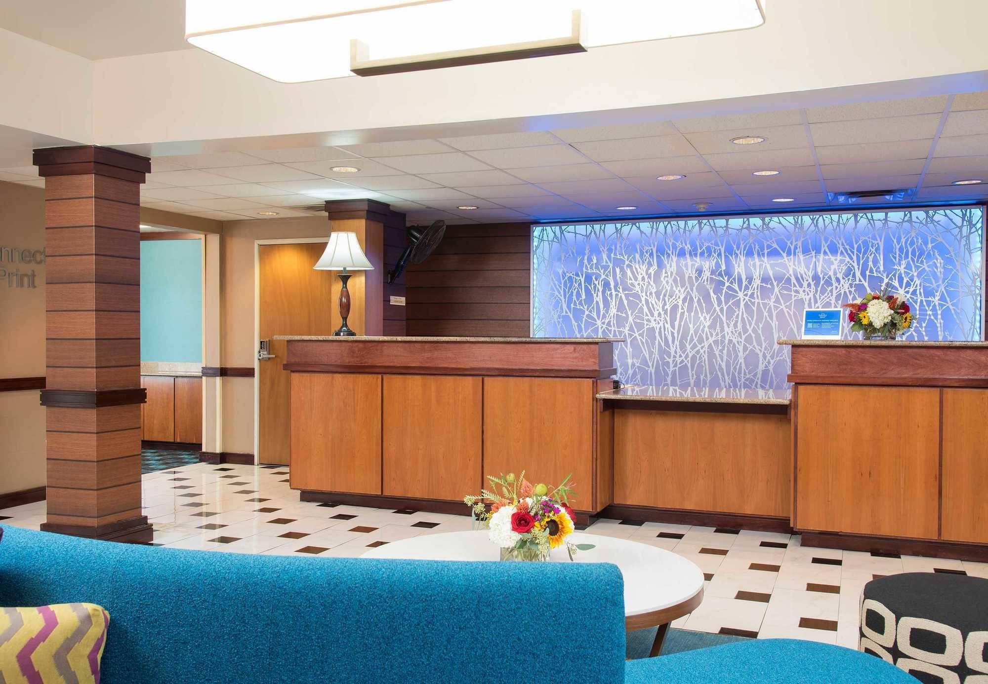 Fairfield & By Marriott Columbus East 3*