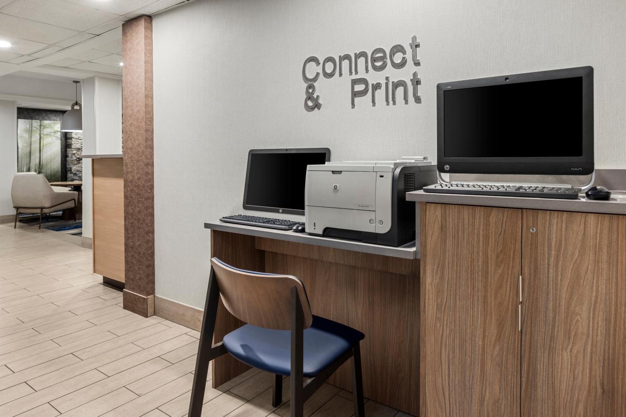 Hotel Fairfield & By Marriott Columbus East 3*
