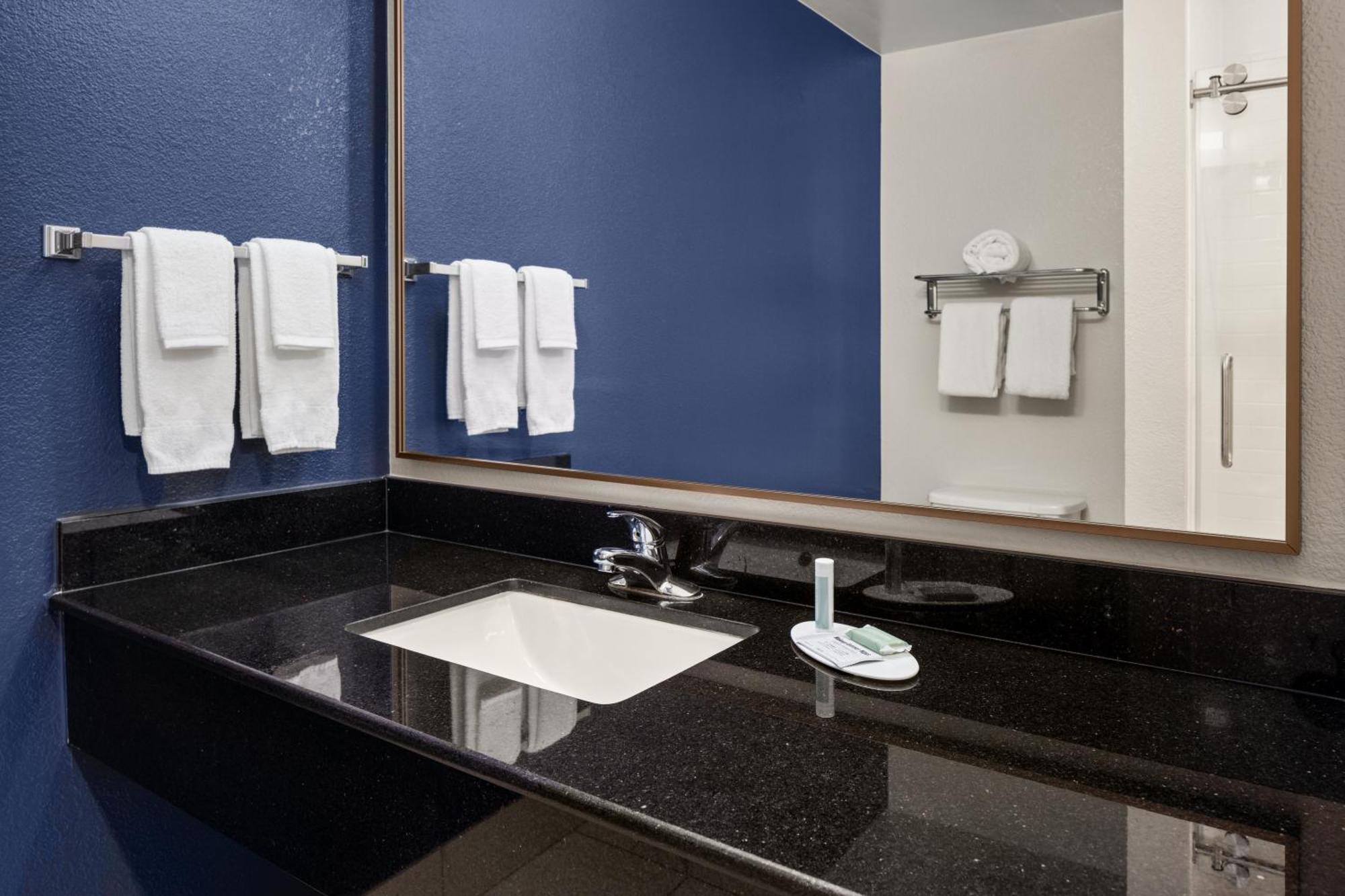 Fairfield & By Marriott Columbus East Hotel 3*