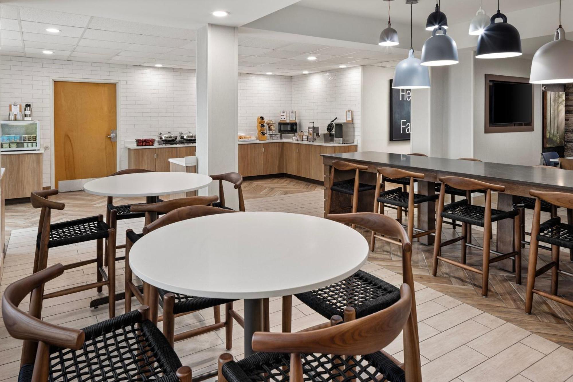 Fairfield & By Marriott Columbus East Hotel 3*