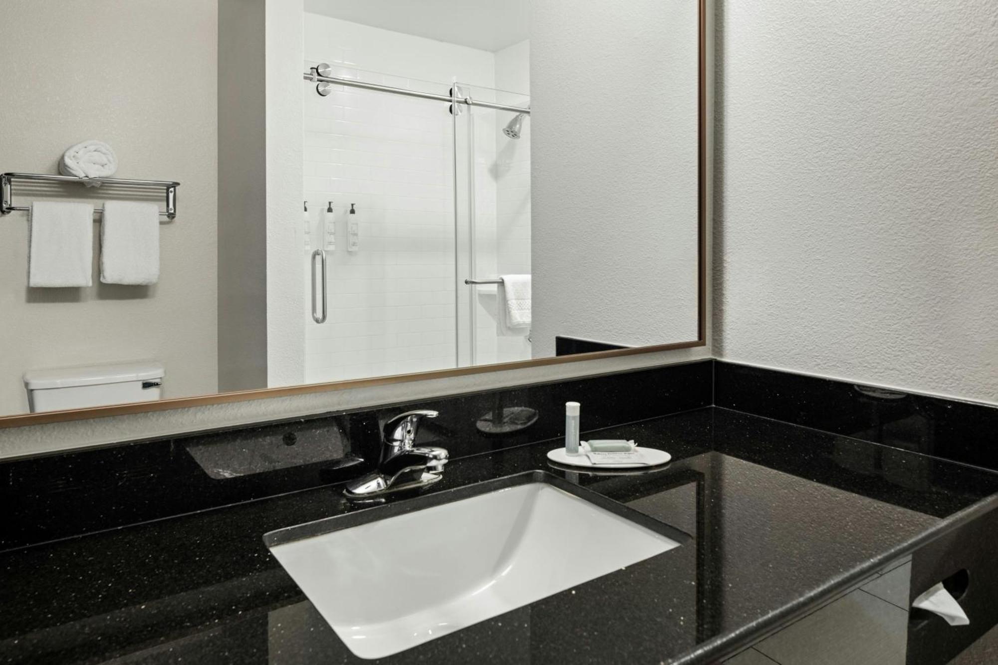 Fairfield & By Marriott Columbus East Hotel 3*