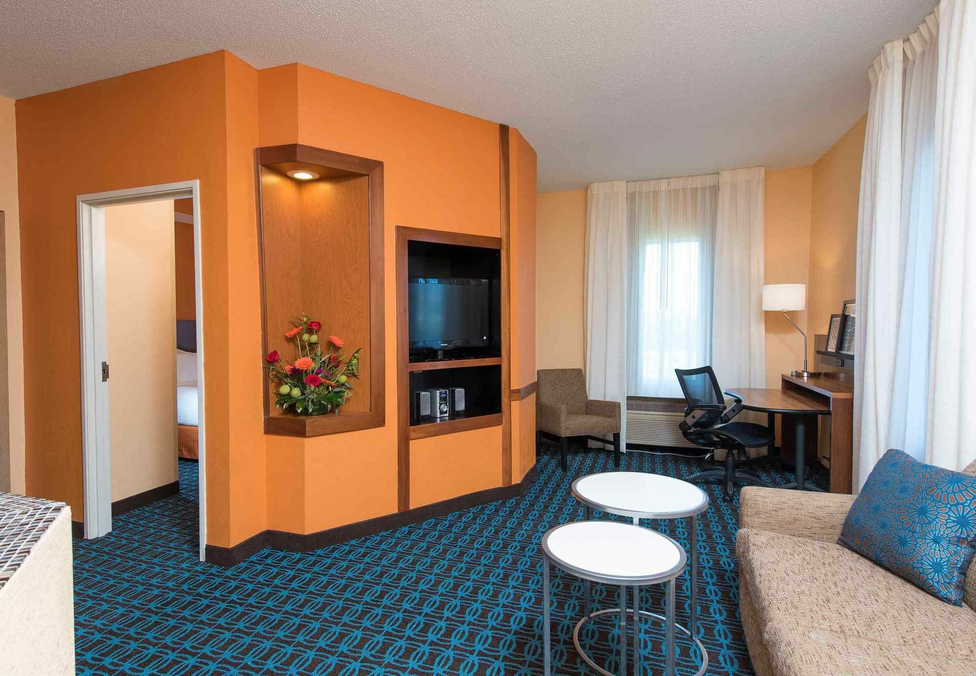 Fairfield & By Marriott Columbus East 3*